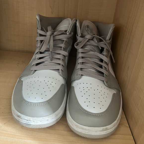 Air Jordan 1 Mid 'College Grey' - Picture 3 of 5